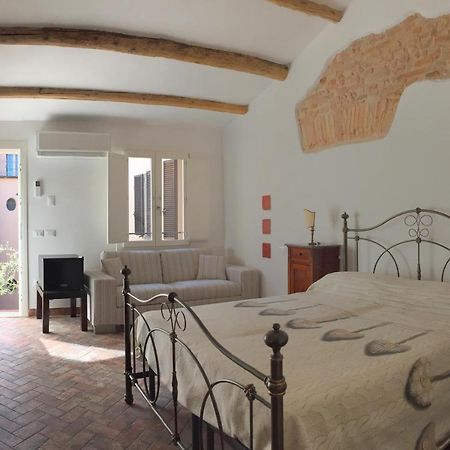 La Casetta Nel Borgo ฟาเอนซา ภายนอก รูปภาพ