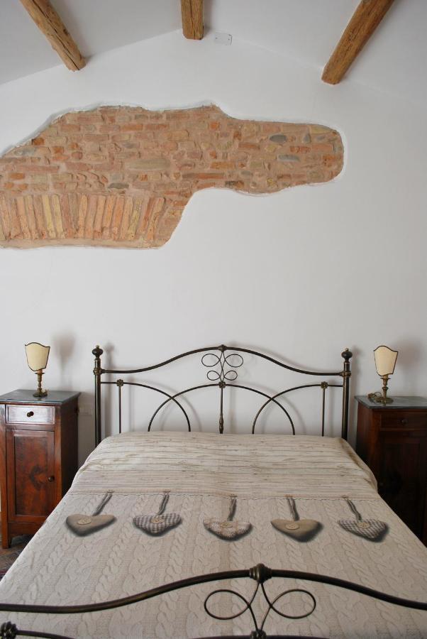 La Casetta Nel Borgo ฟาเอนซา ภายนอก รูปภาพ