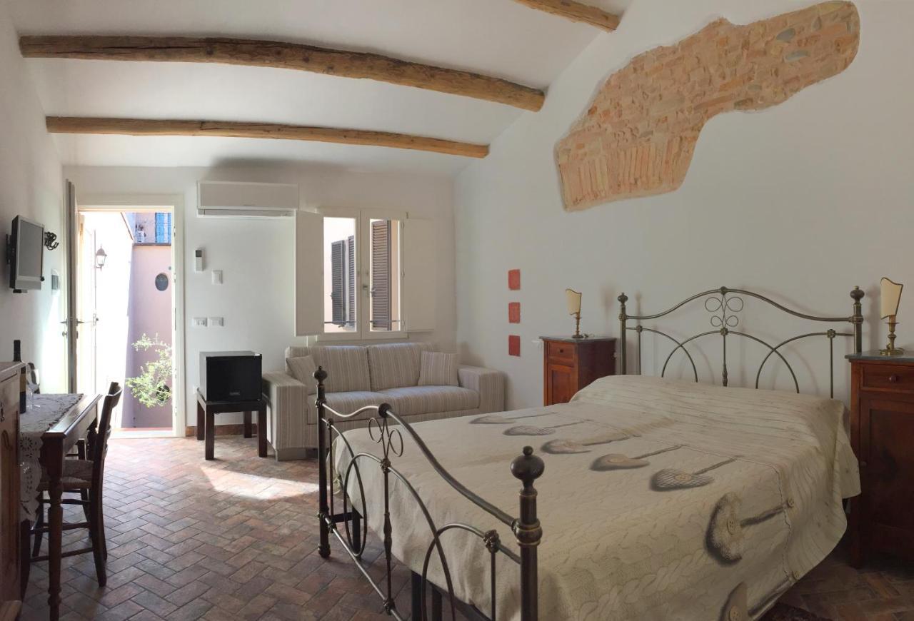 La Casetta Nel Borgo ฟาเอนซา ภายนอก รูปภาพ