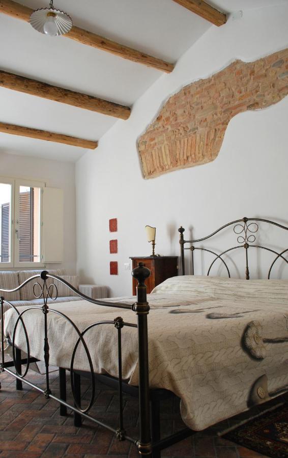 La Casetta Nel Borgo ฟาเอนซา ภายนอก รูปภาพ